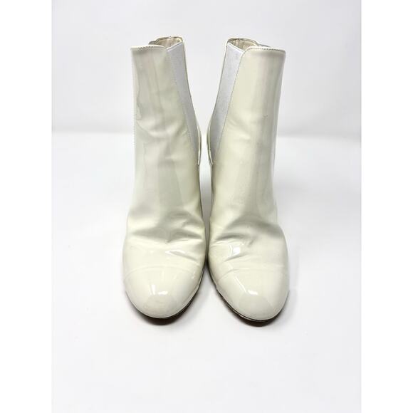 Chanel CC Cap Toe Chelsea Patent Leather Boots Block Heel Ivory EU 37 - Picture 3 of 15